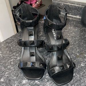 Torrid size 6 Wide Width Crystal embellished 4”heel sandals